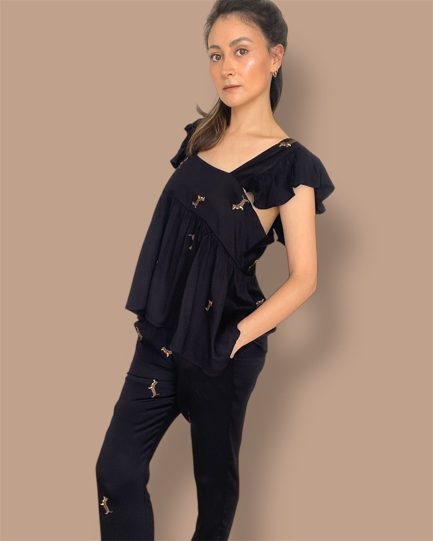 SET PJ PANTALON + BLUSA ARANDELA SALCHICHA NEGRO