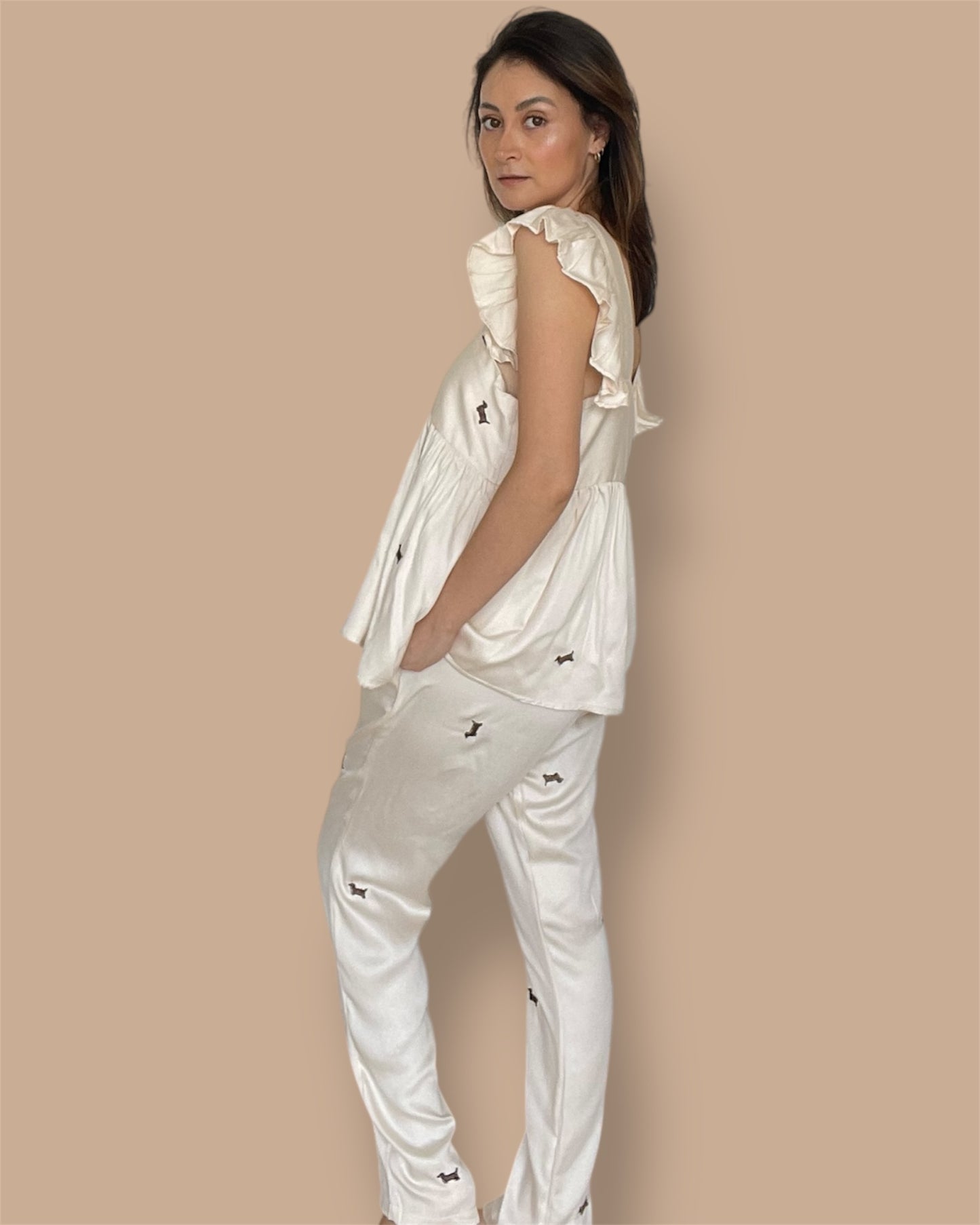 SET PJ SALCHICHA PANTALÓN + BLUSA ARANDELA IVORY