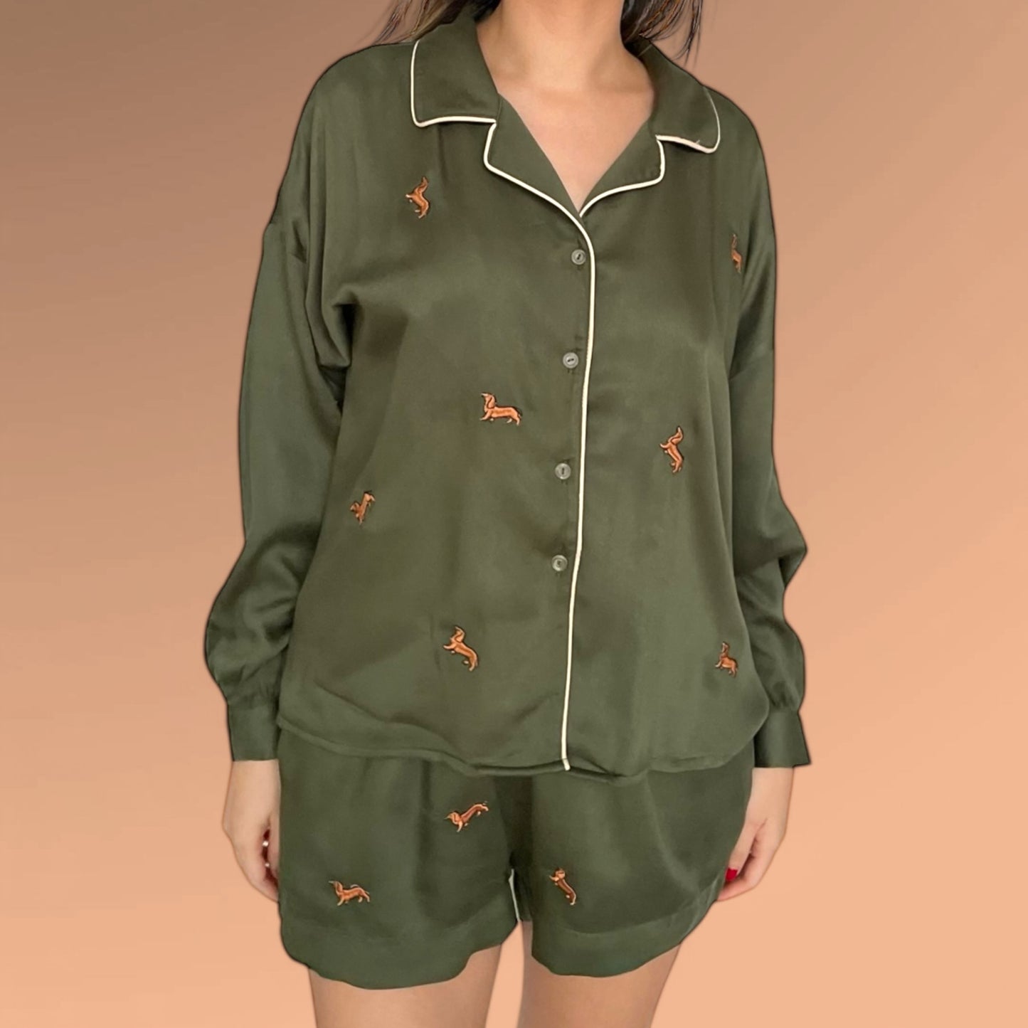 SET PJ SALCHICHA VERDE OLIVA SHORT + CAMISA